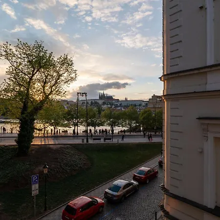 Apartment Naprstek Castle View *